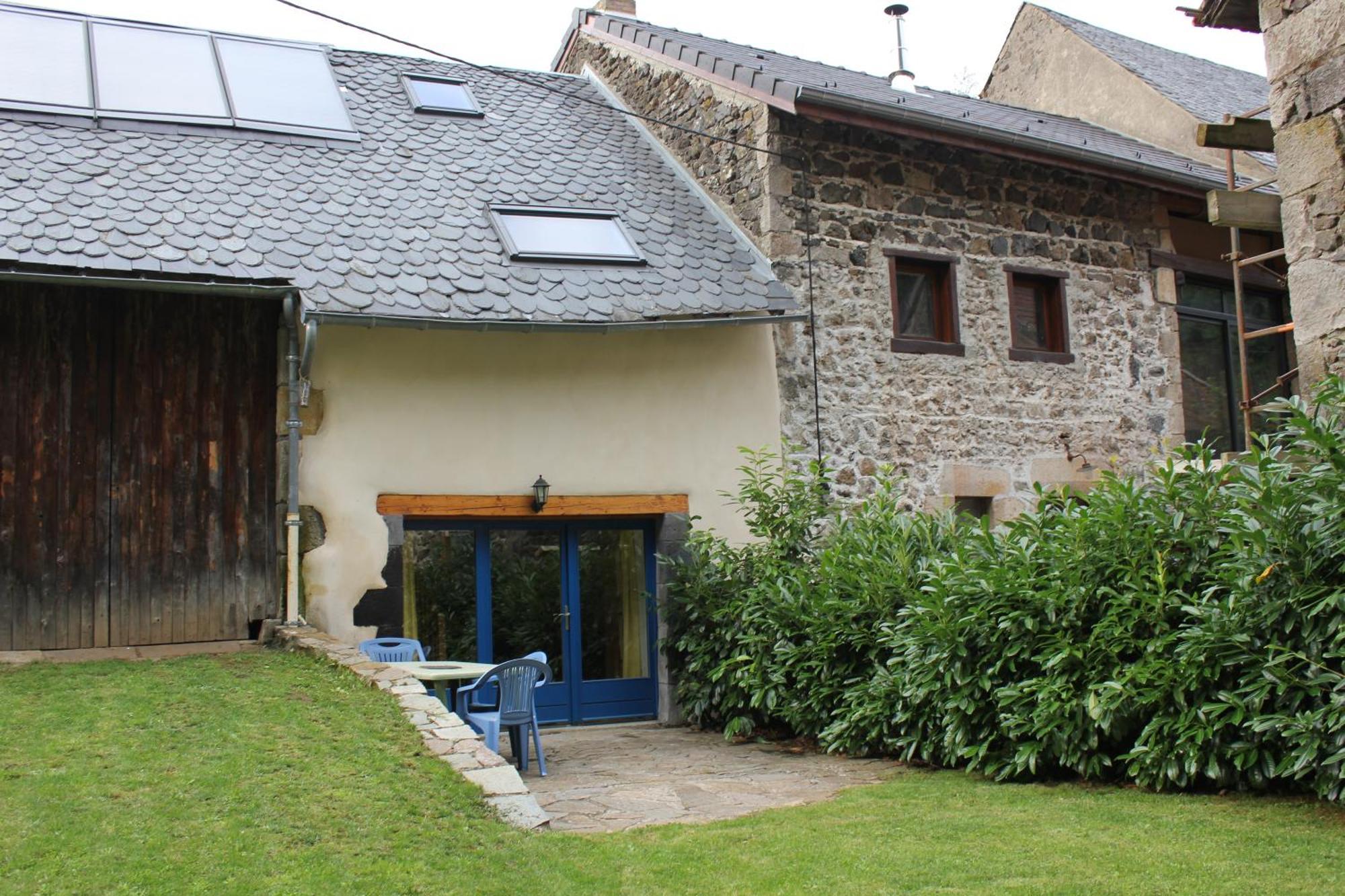 Au Coeur Des Volcans D'Auvergne Ceyssat Exterior photo